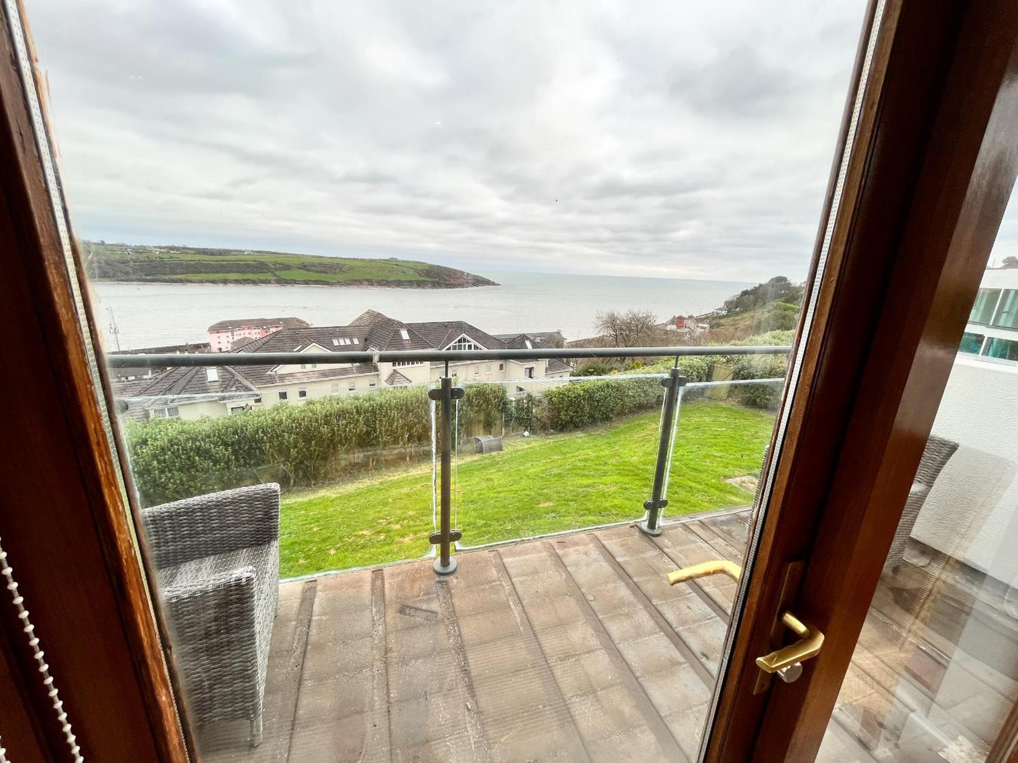 Vila Sea Haven - My Tranquil Costal Retreat - Commanding Views Youghal Exteriér fotografie